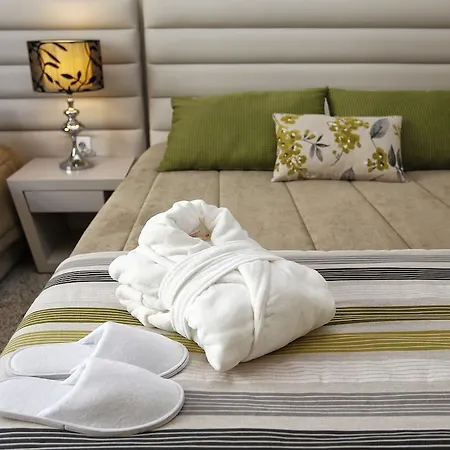 Apartment Centre *