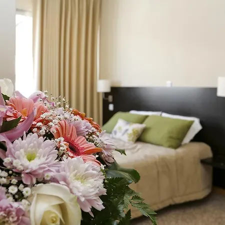 Apartment Centre *